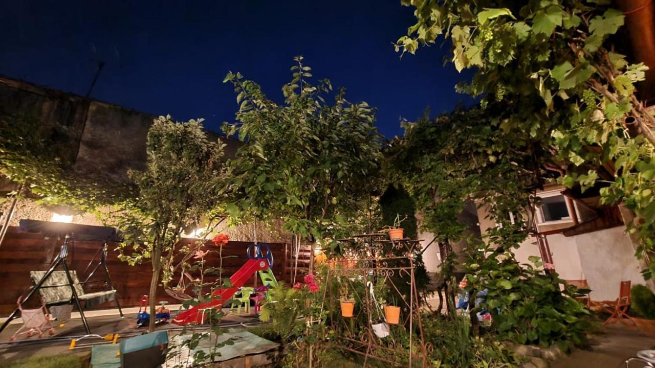 Garsoniera Cocheta Zona Coresi Mall Brasov Exterior photo